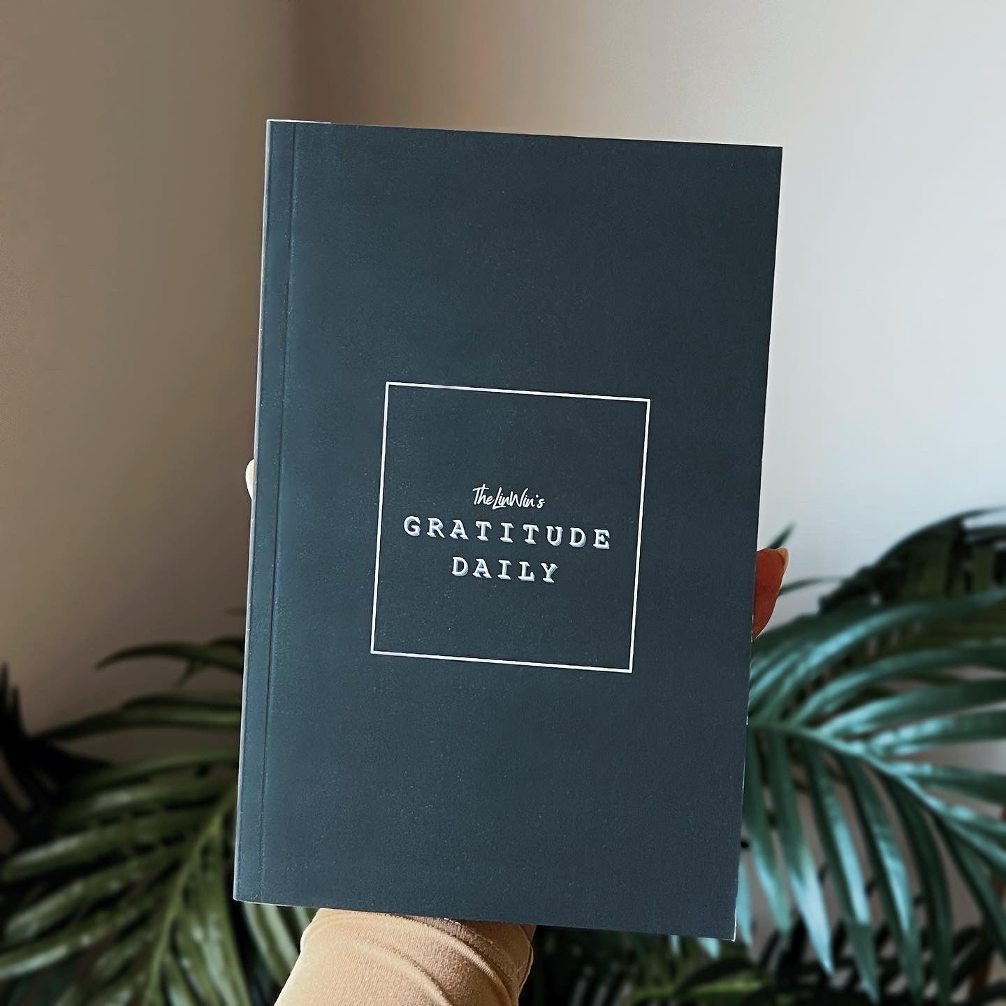 Privée Daily Gratitude Journal